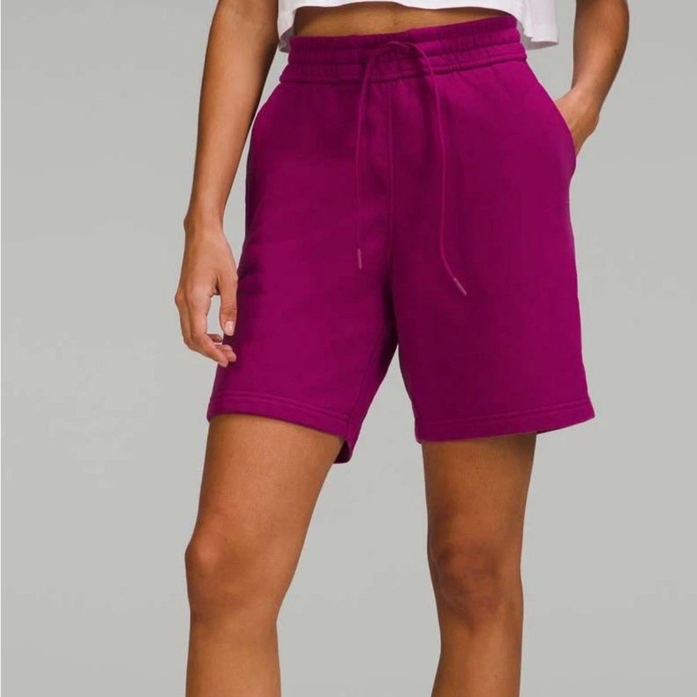 Lululemon Loungeful High-Rise Short Size 4